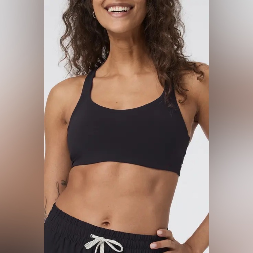 Vuori Midnight Black Sports Bra